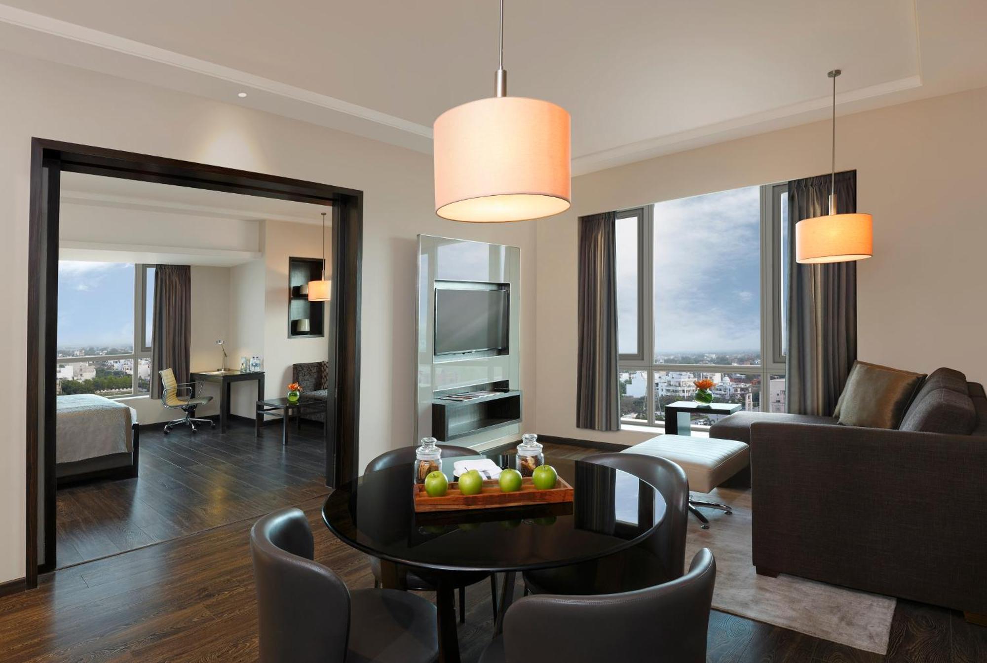 Novotel Lucknow Gomti Nagar Extérieur photo