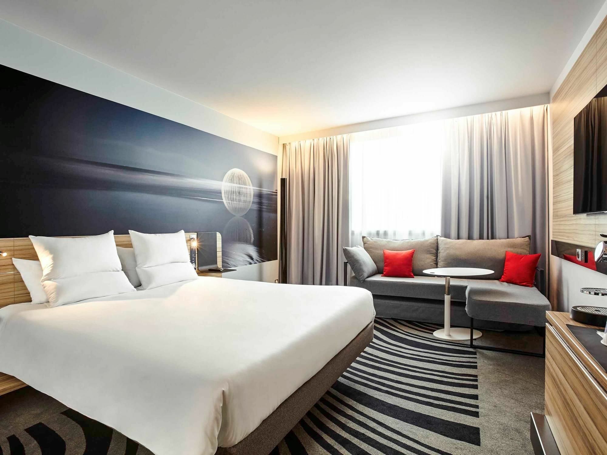 Novotel Lucknow Gomti Nagar Extérieur photo